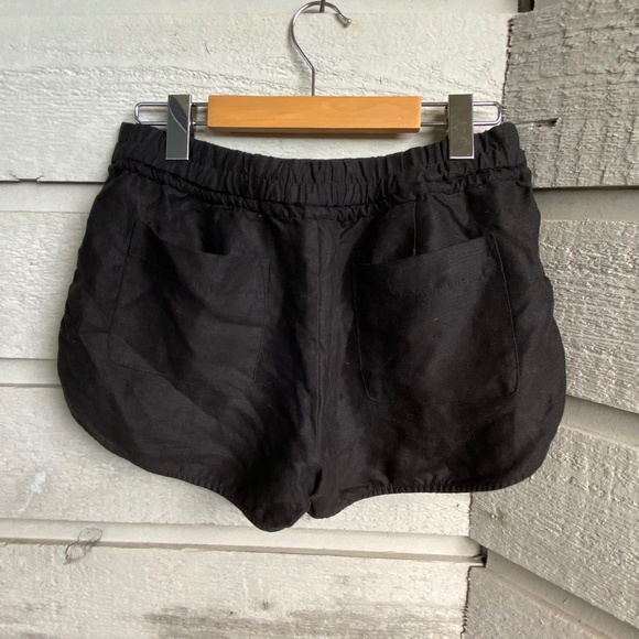 aritzia | habitus shorts | linen blend | black - Picture 2 of 7
